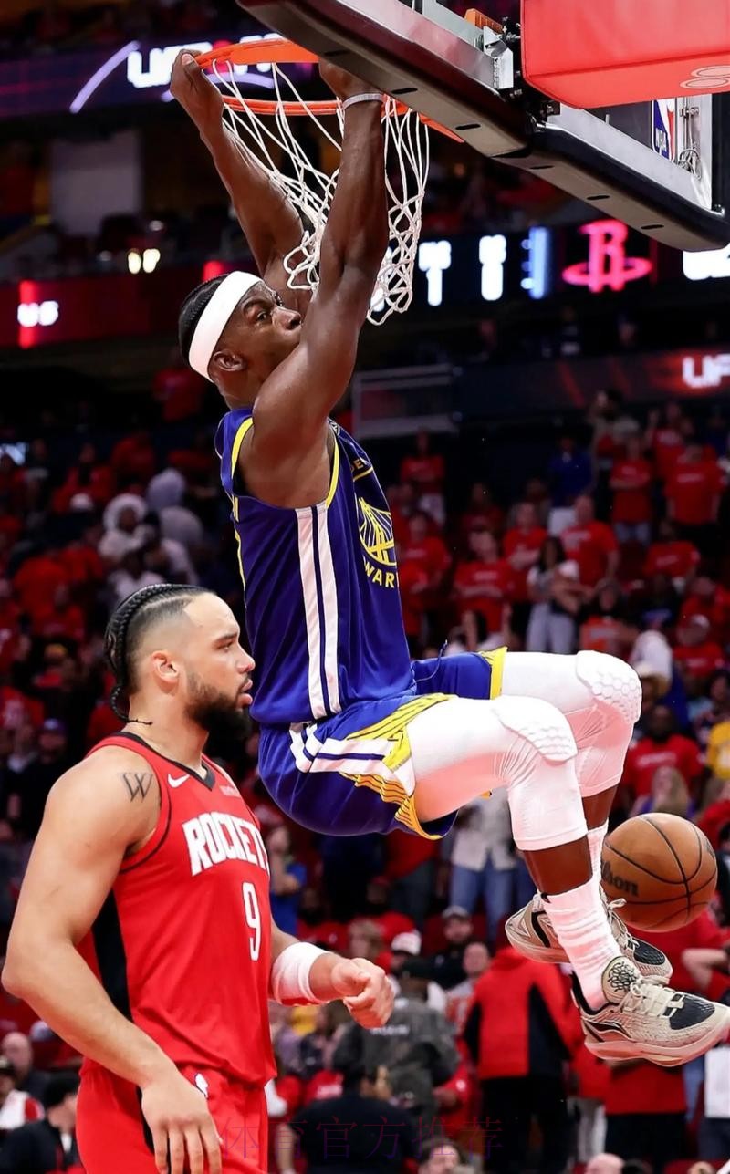 今日手感如何?勇士社媒晒库里步入比赛球馆的瞬间 今日手感如何?勇士社媒晒库里步入比赛球馆的瞬间