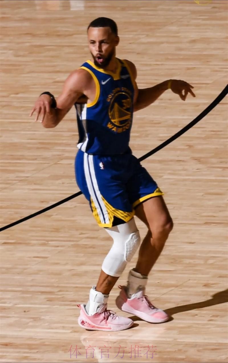 今日手感如何?勇士社媒晒库里步入比赛球馆的瞬间 今日手感如何?勇士社媒晒库里步入比赛球馆的瞬间
