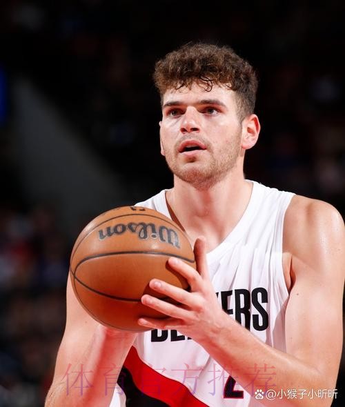 吕佩尔左侧回传 克林根弧顶三分命中